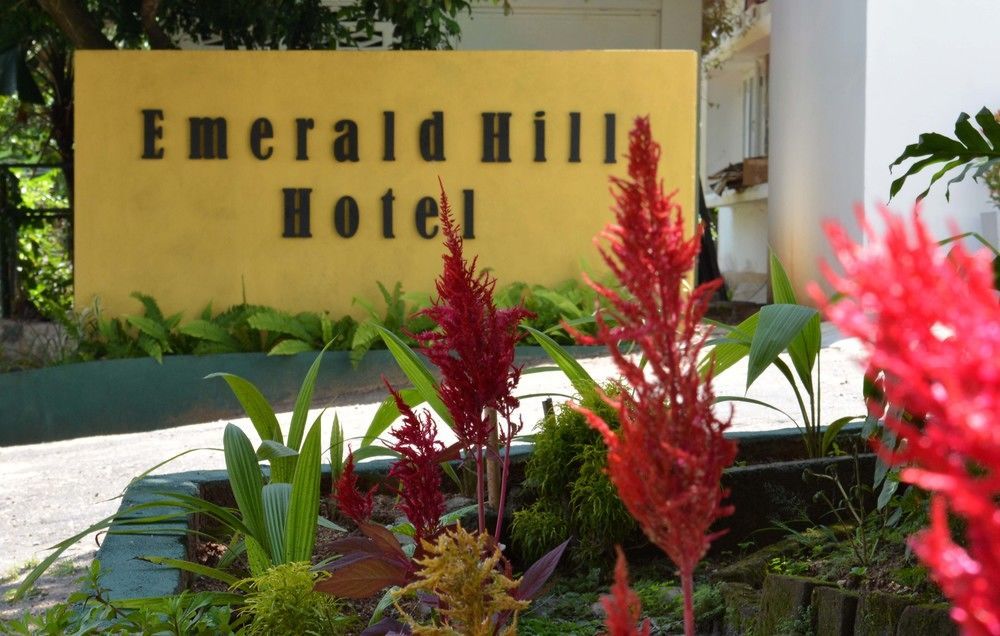 Emerald Hill Hotel Канди Экстерьер фото